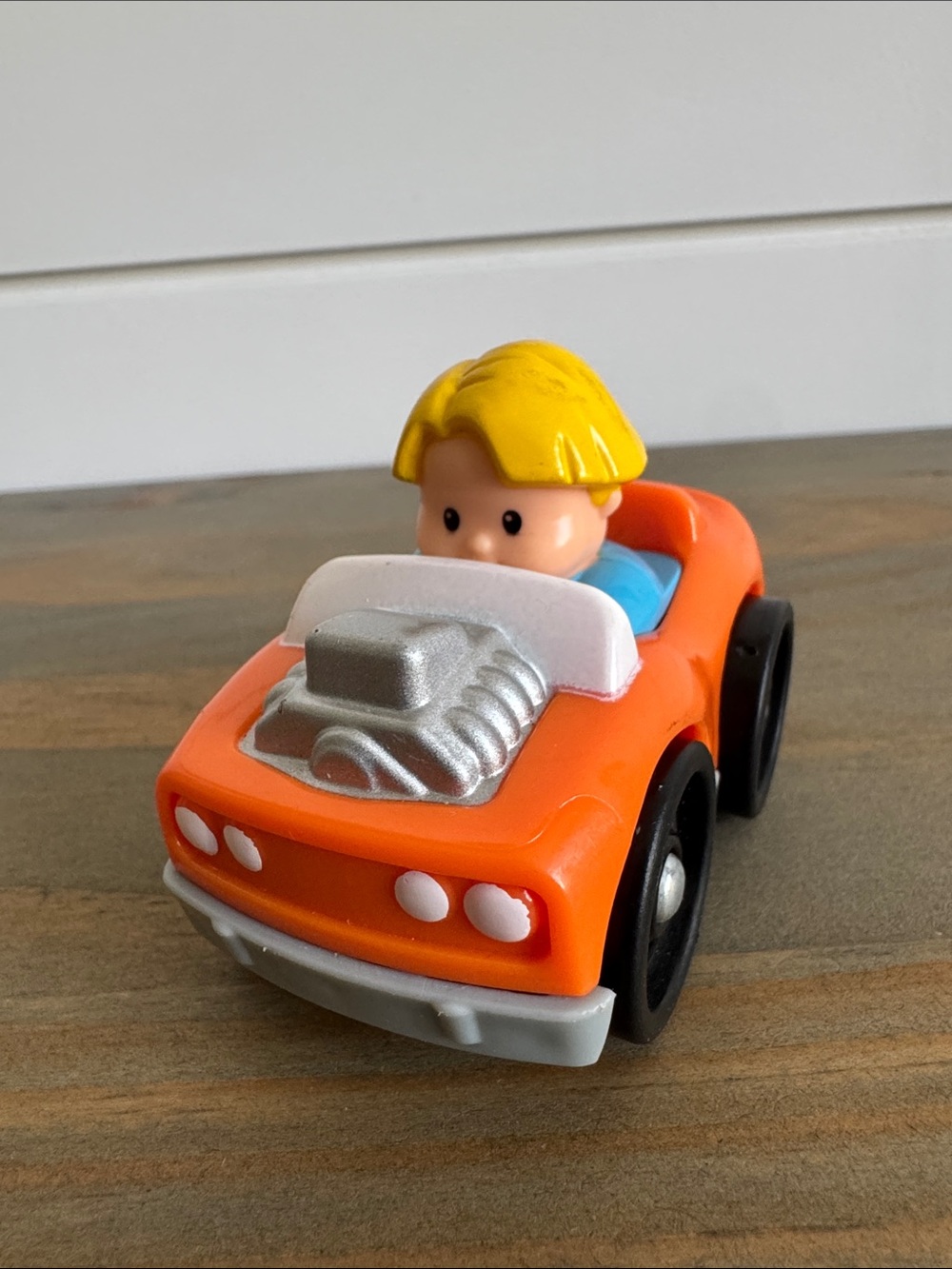 Fisher-Price | Little People Wheelies: Eddie in Orange Car (2012) - Toy Vehicle